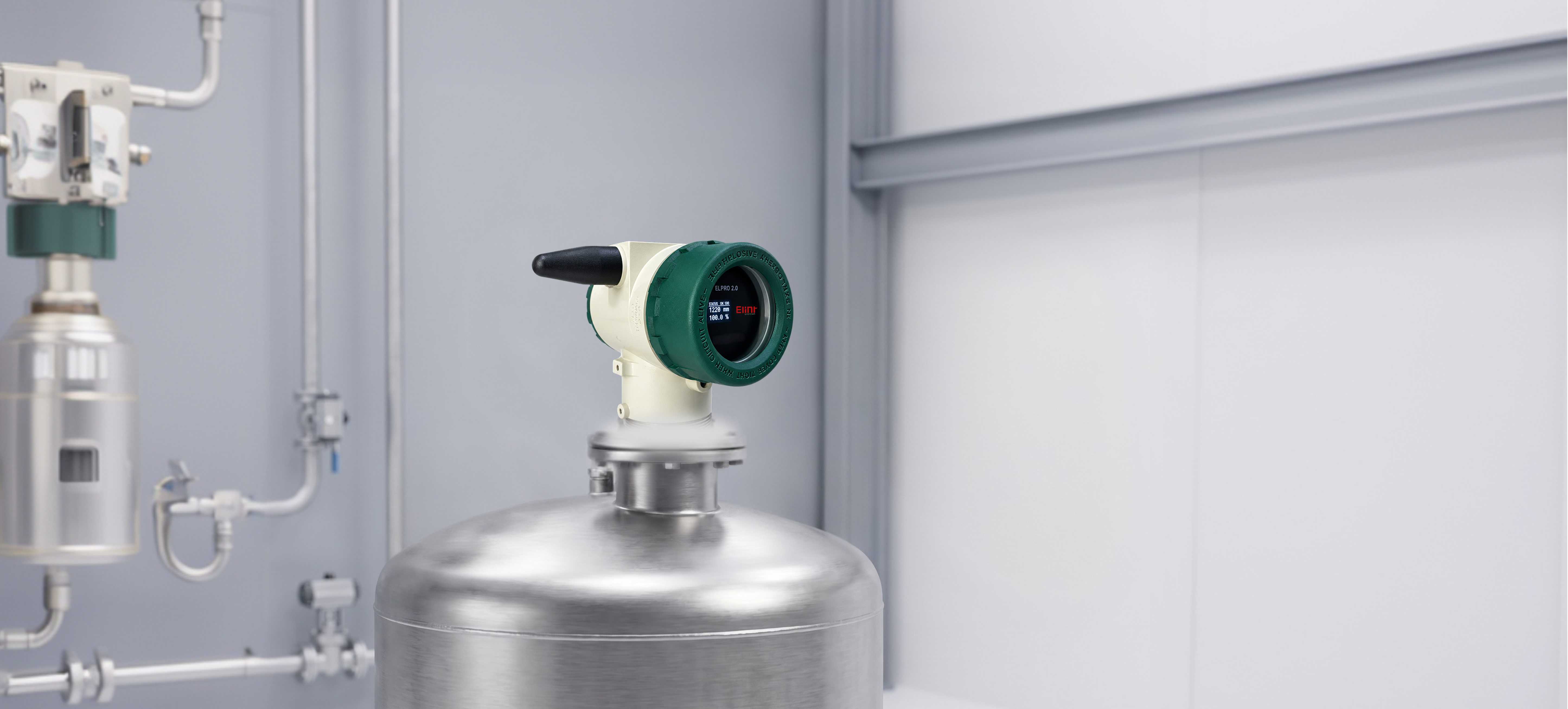 Tank level sensor with analog 0-4V and RS485 communication for industrial IoT monitoring
